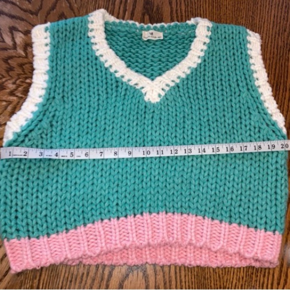 Urban Daizy Sweater Vest Crochet Look Chunky Women Cropped Size Medium/Large - Picture 4 of 6